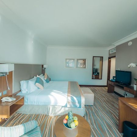 Copthorne Downtown By Millennium Abu Dhabi Exterior foto