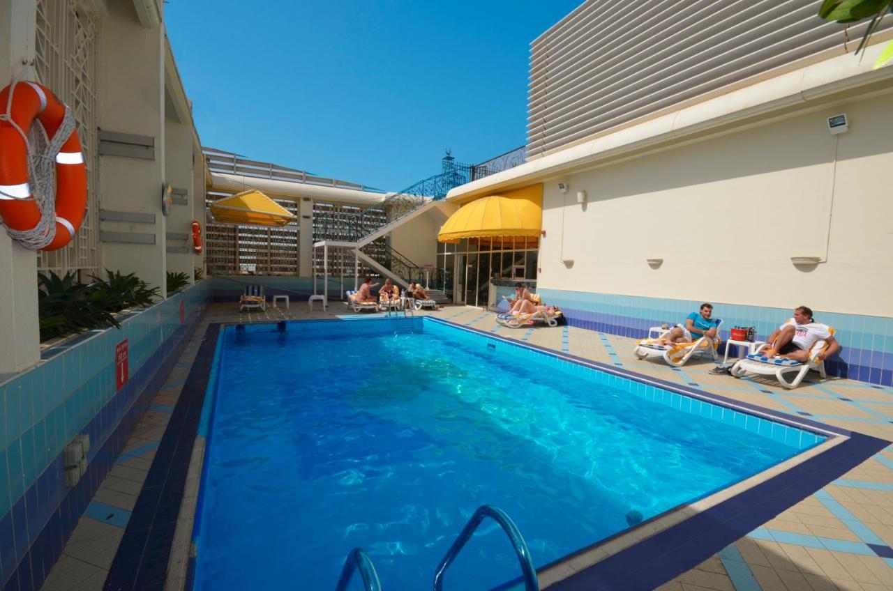 Copthorne Downtown By Millennium Abu Dhabi Exterior foto
